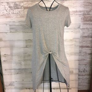 Coverstitched long in back short in front light weight gray shirt size medium​​​